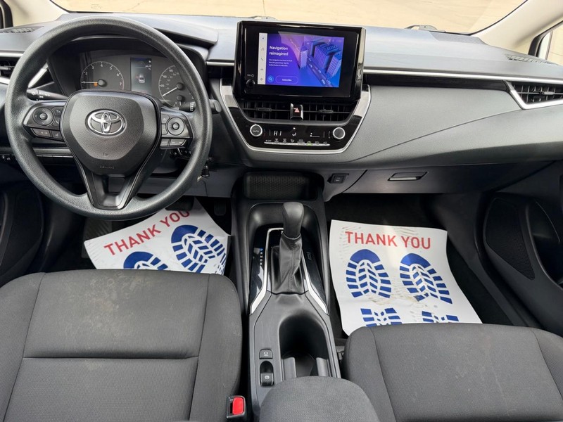 Toyota Corolla Vehicle Full-screen Gallery Image 7