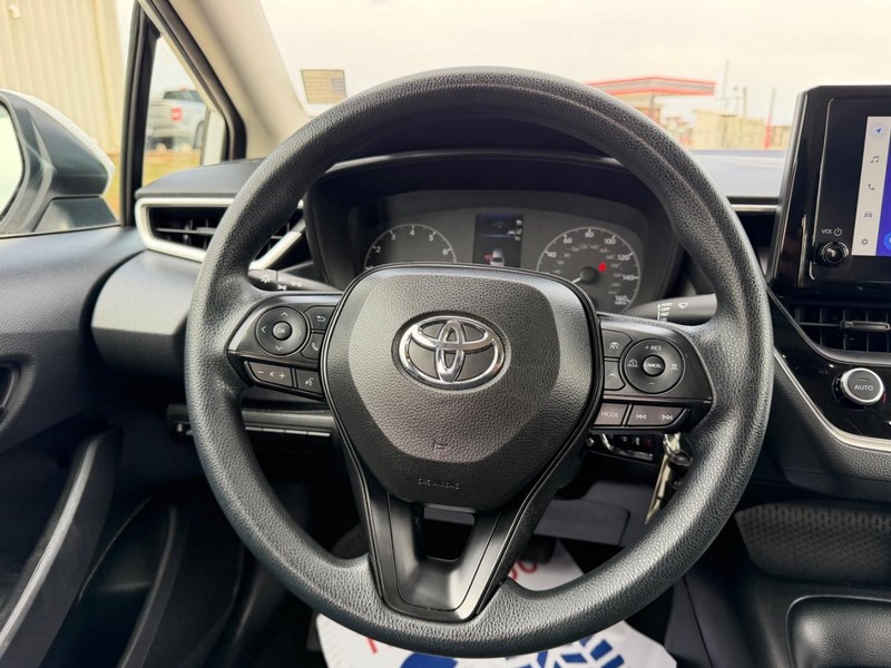 Toyota Corolla Vehicle Full-screen Gallery Image 8