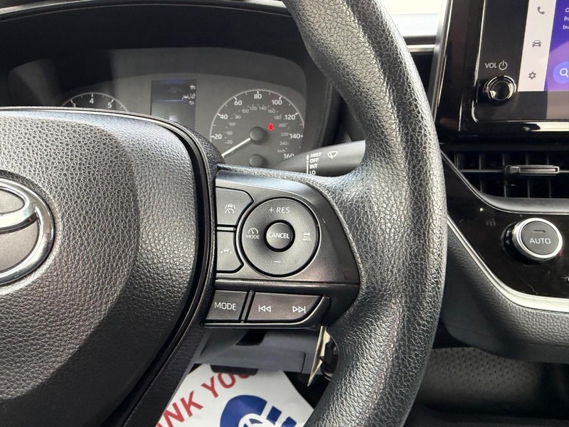 Toyota Corolla Vehicle Full-screen Gallery Image 10