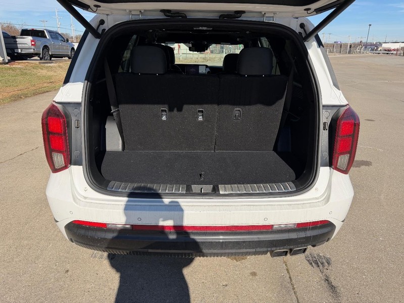 Hyundai Palisade Vehicle Full-screen Gallery Image 5