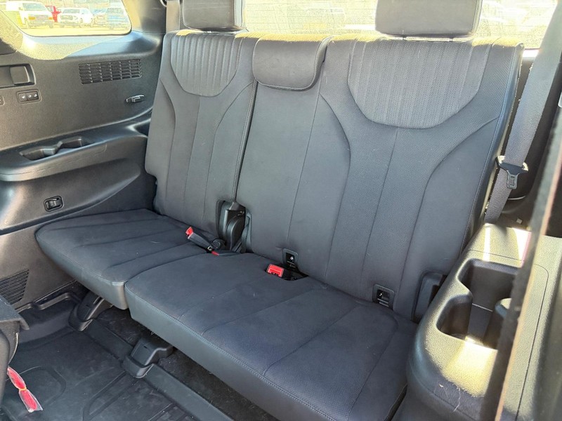 Hyundai Palisade Vehicle Full-screen Gallery Image 8