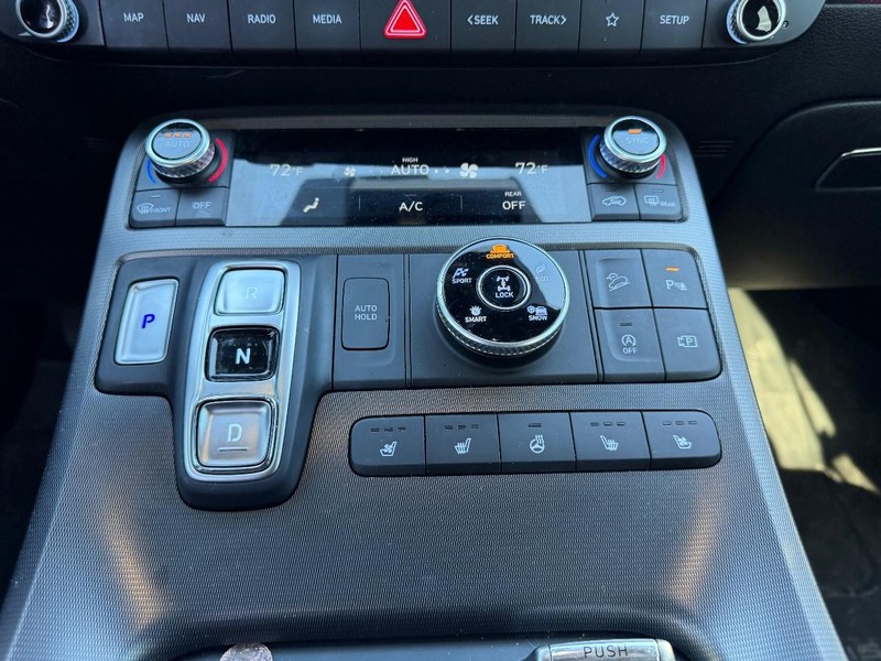 Hyundai Palisade Vehicle Full-screen Gallery Image 18