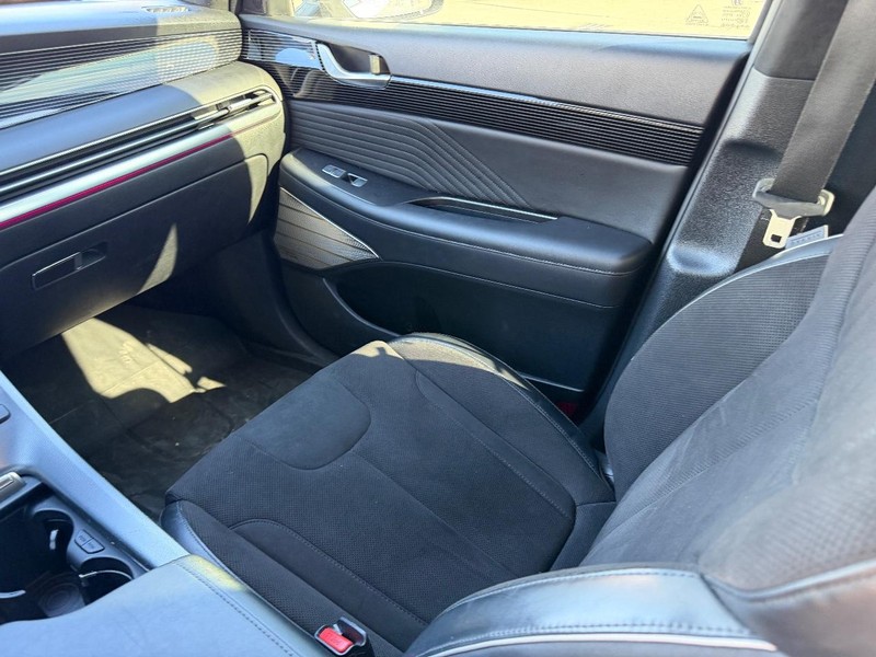 Hyundai Palisade Vehicle Full-screen Gallery Image 19