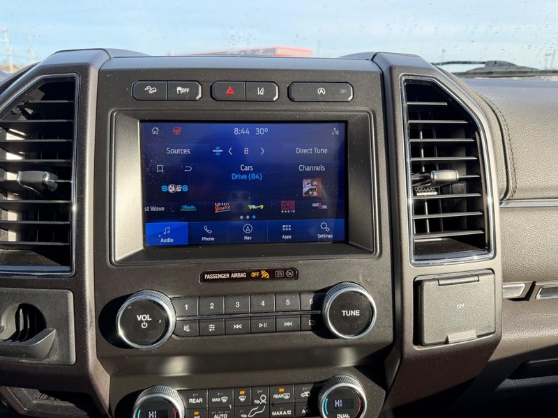 Ford Expedition Max Vehicle Full-screen Gallery Image 16