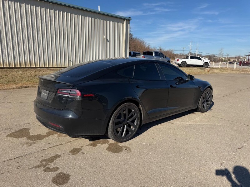 Tesla Model S Vehicle Full-screen Gallery Image 3