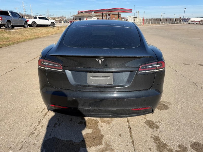 Tesla Model S Vehicle Full-screen Gallery Image 4