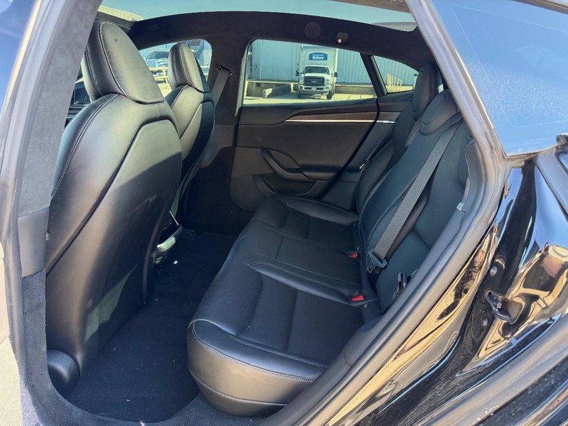 Tesla Model S Vehicle Full-screen Gallery Image 8