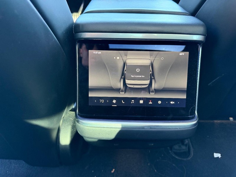 Tesla Model S Vehicle Full-screen Gallery Image 10