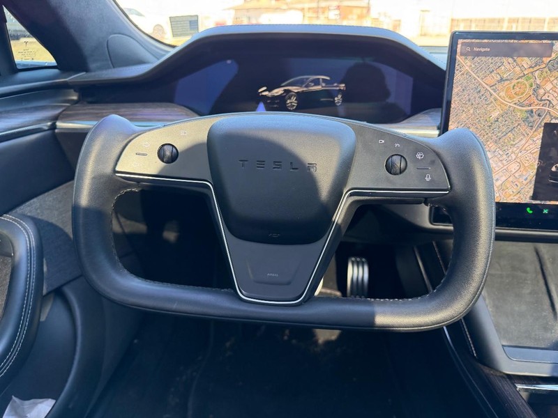 Tesla Model S Vehicle Full-screen Gallery Image 12