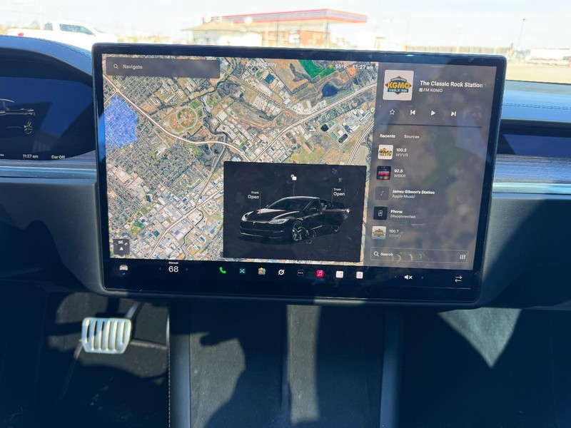 Tesla Model S Vehicle Full-screen Gallery Image 15