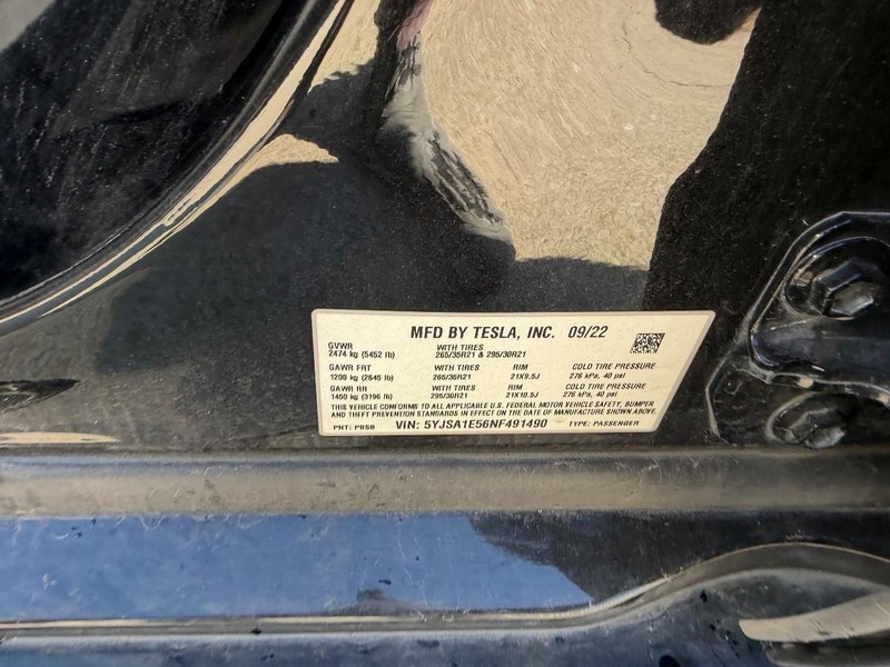 Tesla Model S Vehicle Full-screen Gallery Image 21