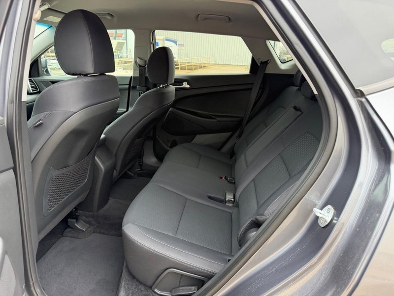 Hyundai Tucson Vehicle Full-screen Gallery Image 7