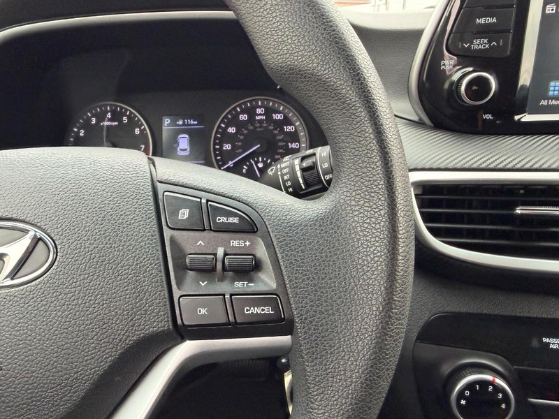 Hyundai Tucson Vehicle Full-screen Gallery Image 11