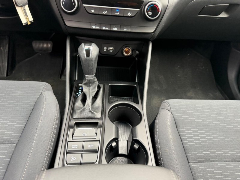 Hyundai Tucson Vehicle Full-screen Gallery Image 14