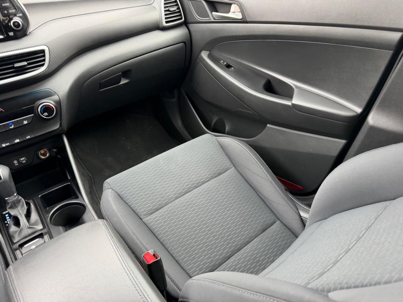 Hyundai Tucson Vehicle Full-screen Gallery Image 15