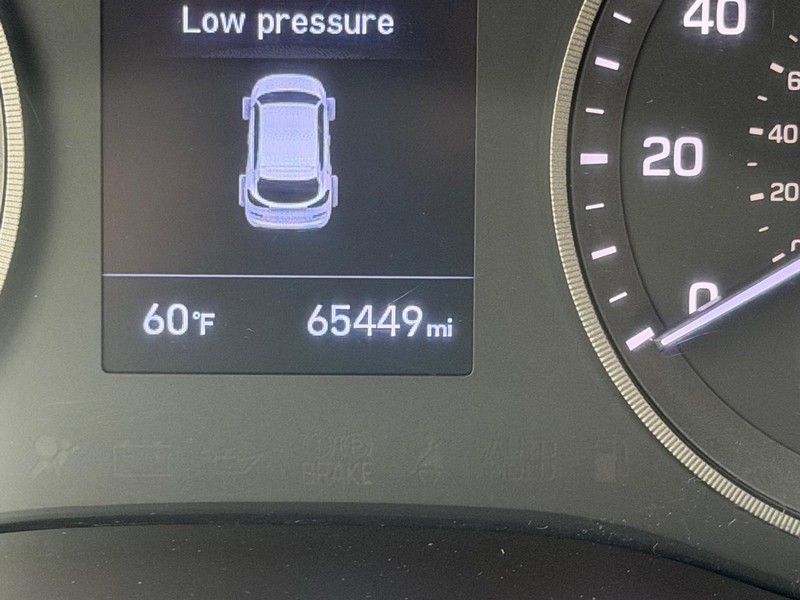 Hyundai Tucson Vehicle Full-screen Gallery Image 18