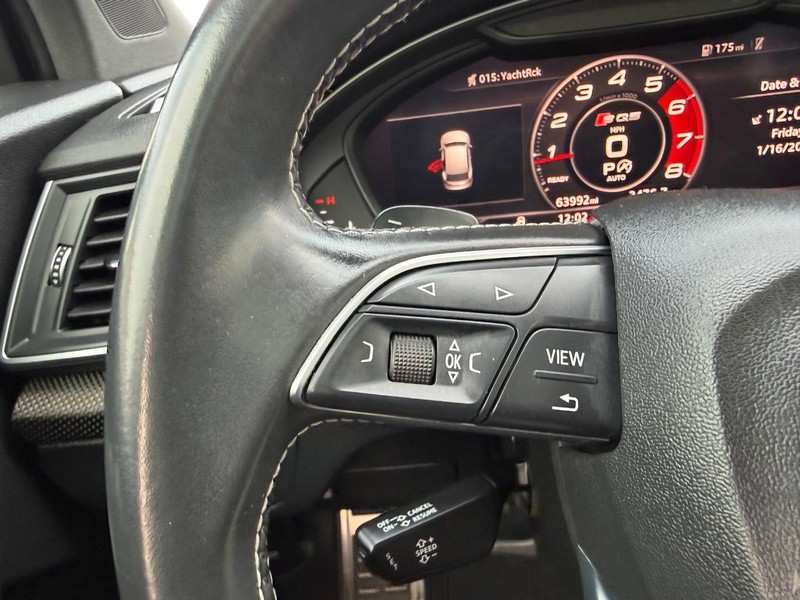 Audi SQ5 Vehicle Full-screen Gallery Image 13