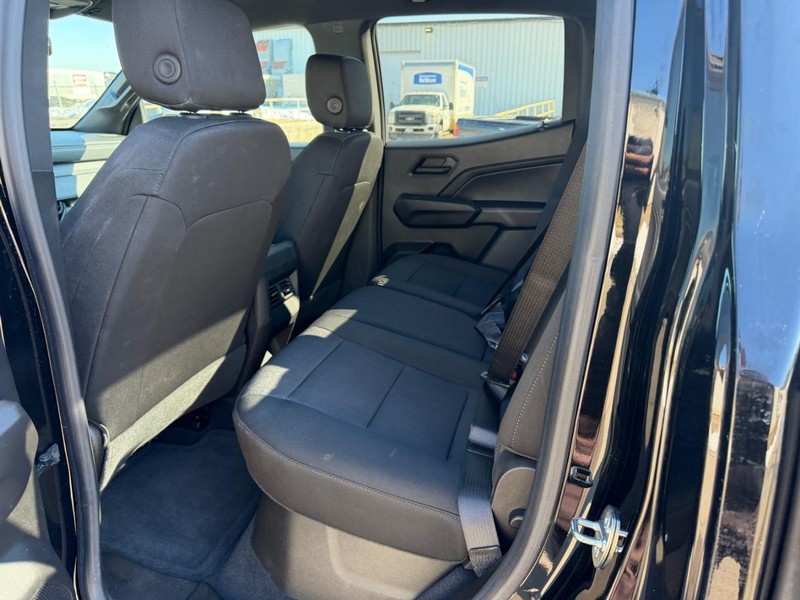 Chevrolet Colorado Vehicle Full-screen Gallery Image 07