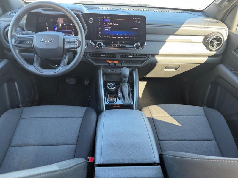 Chevrolet Colorado Vehicle Full-screen Gallery Image 08