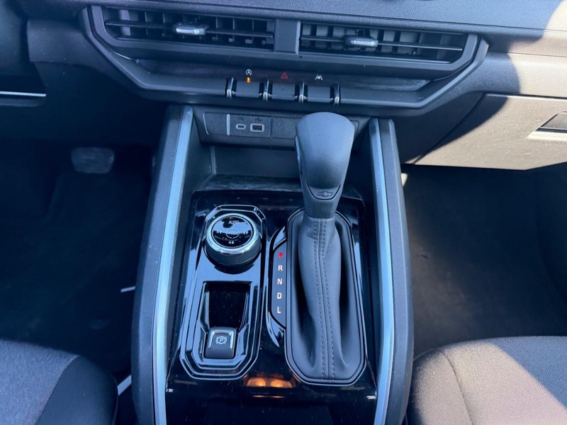 Chevrolet Colorado Vehicle Full-screen Gallery Image 13