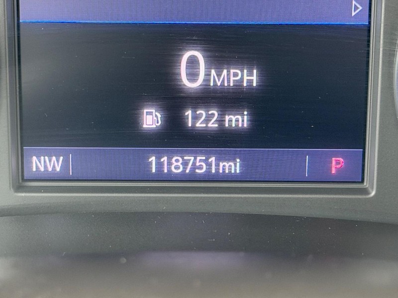 Buick Enclave Vehicle Full-screen Gallery Image 21