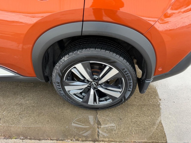 Nissan Rogue Vehicle Full-screen Gallery Image 7