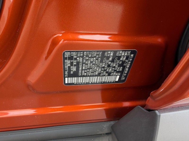 Nissan Rogue Vehicle Full-screen Gallery Image 23