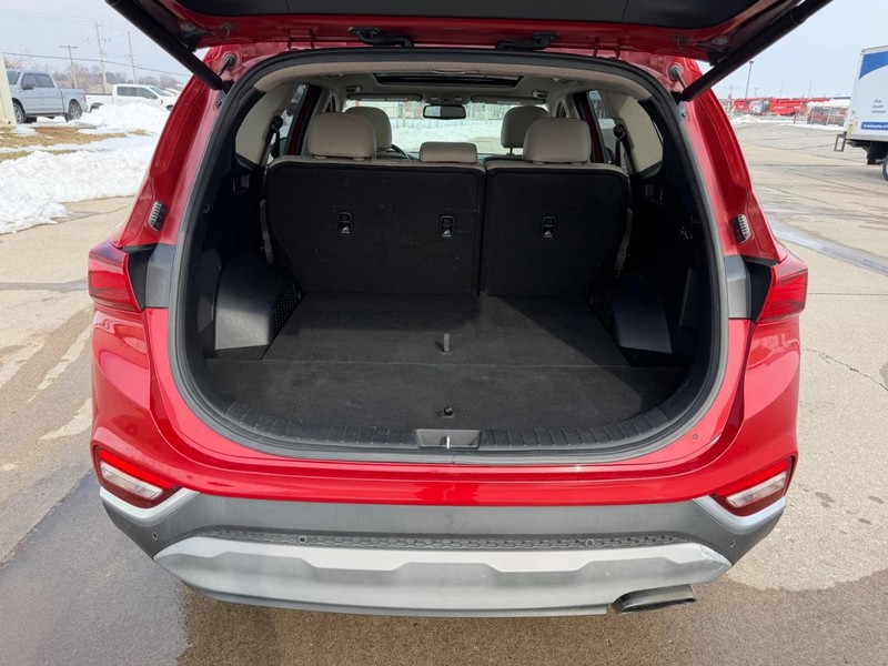 Hyundai Santa Fe Vehicle Full-screen Gallery Image 5