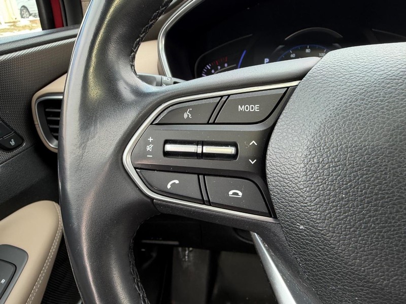 Hyundai Santa Fe Vehicle Full-screen Gallery Image 12