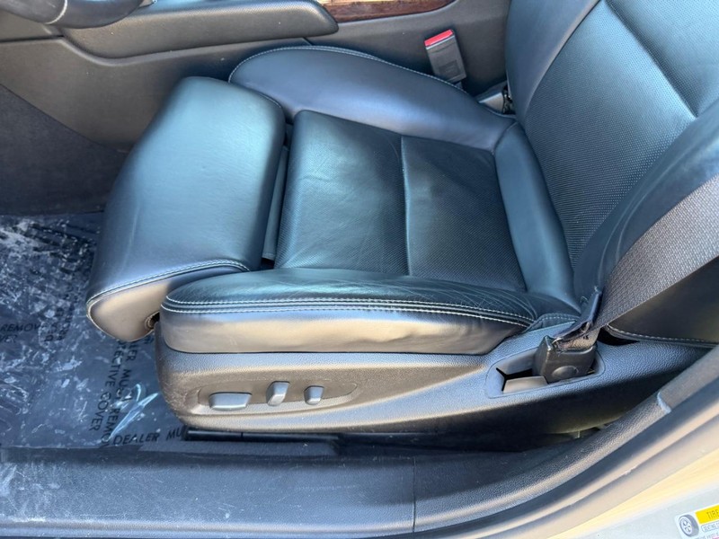 Cadillac XTS Vehicle Full-screen Gallery Image 18