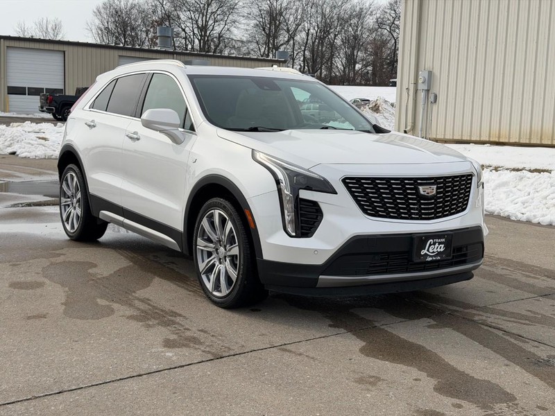 Cadillac XT4 Vehicle Full-screen Gallery Image 01