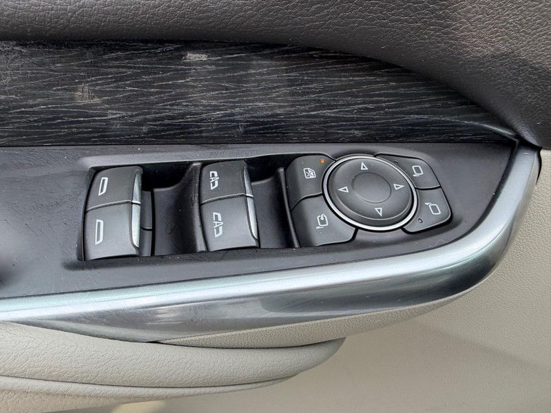 Cadillac XT4 Vehicle Full-screen Gallery Image 18