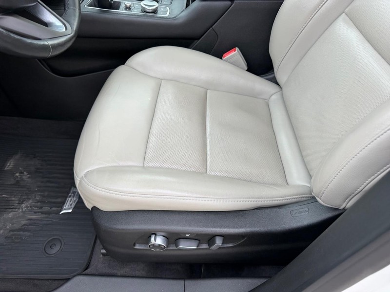 Cadillac XT4 Vehicle Full-screen Gallery Image 20