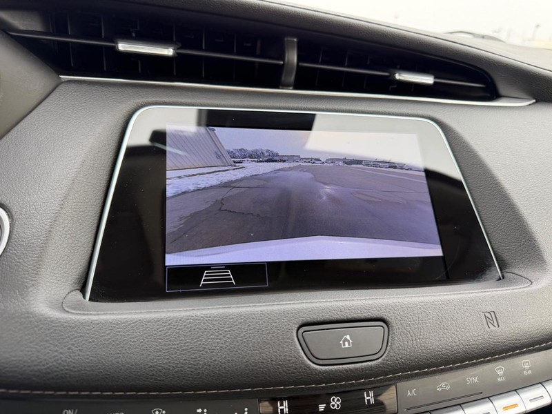 Cadillac XT4 Vehicle Full-screen Gallery Image 22