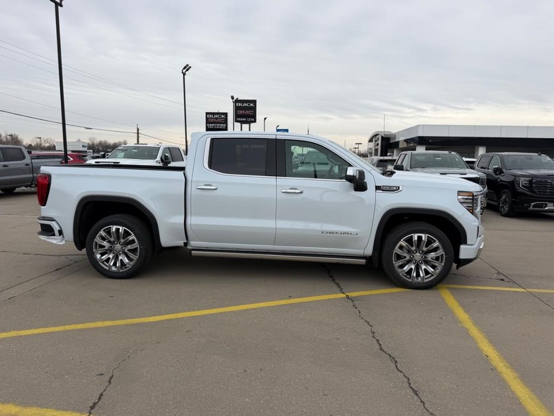 GMC Sierra 1500 Vehicle Full-screen Gallery Image 2