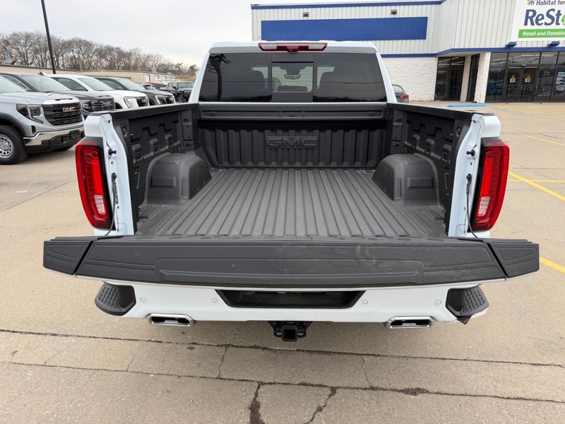 GMC Sierra 1500 Vehicle Full-screen Gallery Image 5