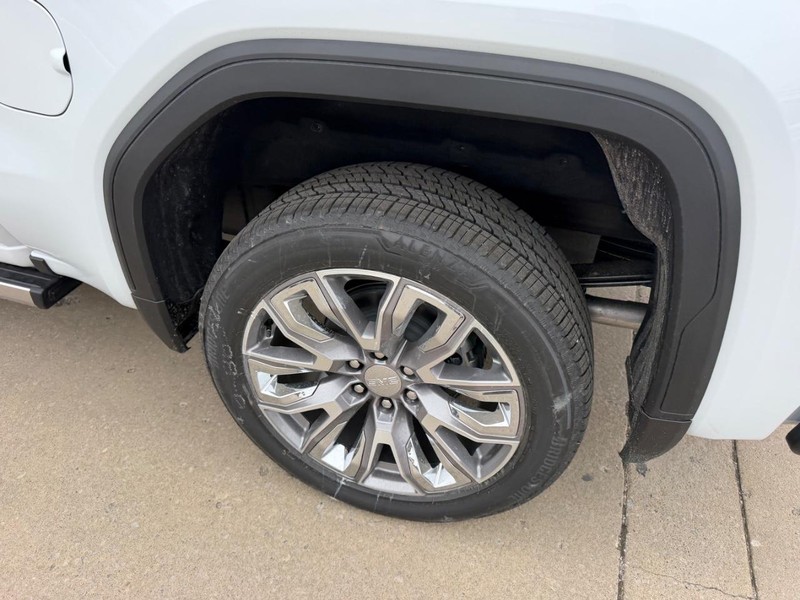 GMC Sierra 1500 Vehicle Full-screen Gallery Image 6