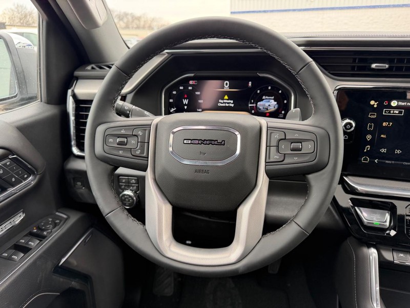 GMC Sierra 1500 Vehicle Full-screen Gallery Image 10