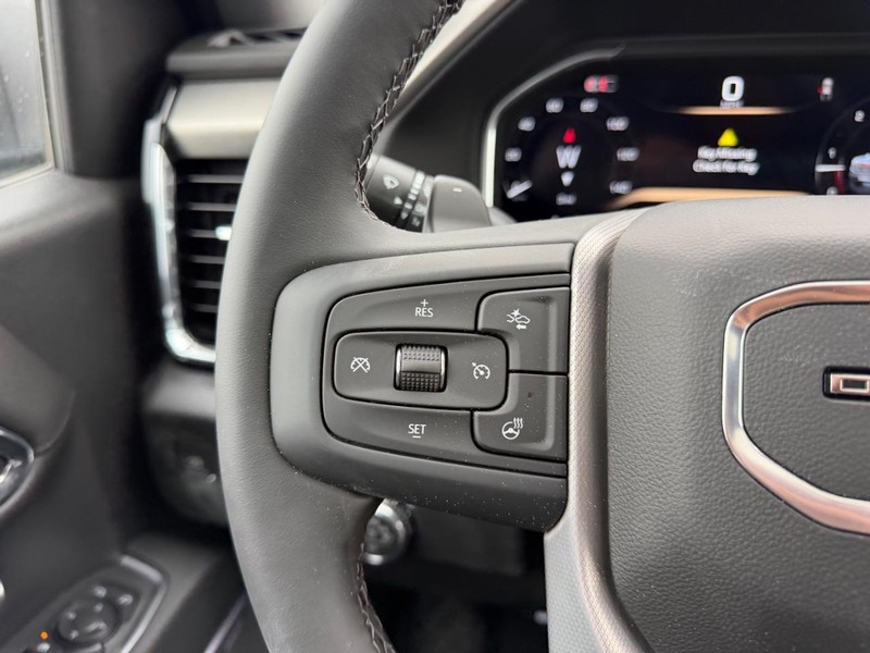 GMC Sierra 1500 Vehicle Full-screen Gallery Image 11