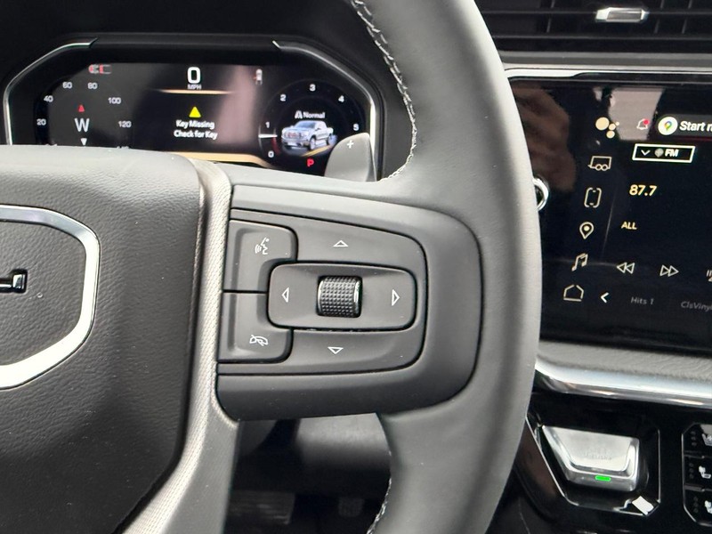 GMC Sierra 1500 Vehicle Full-screen Gallery Image 12