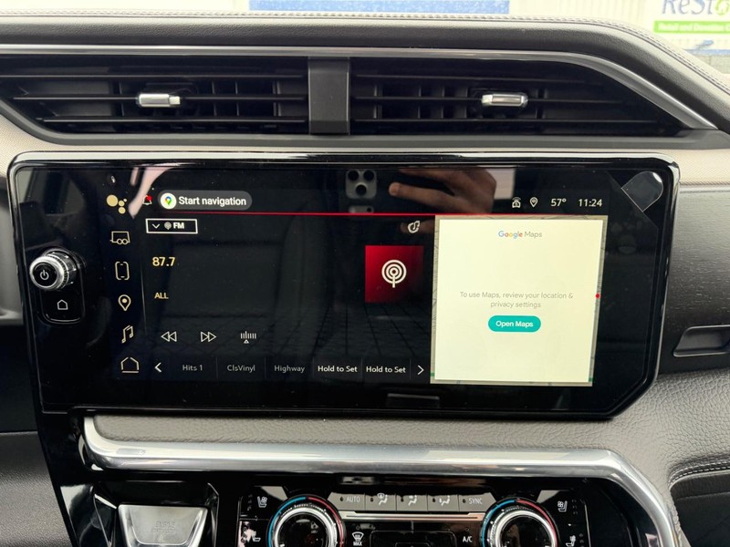 GMC Sierra 1500 Vehicle Full-screen Gallery Image 13