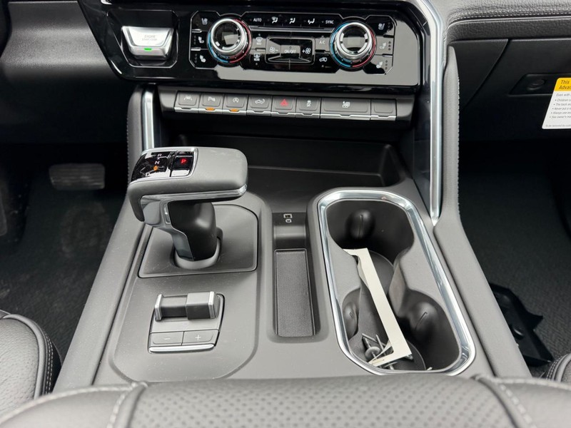 GMC Sierra 1500 Vehicle Full-screen Gallery Image 15