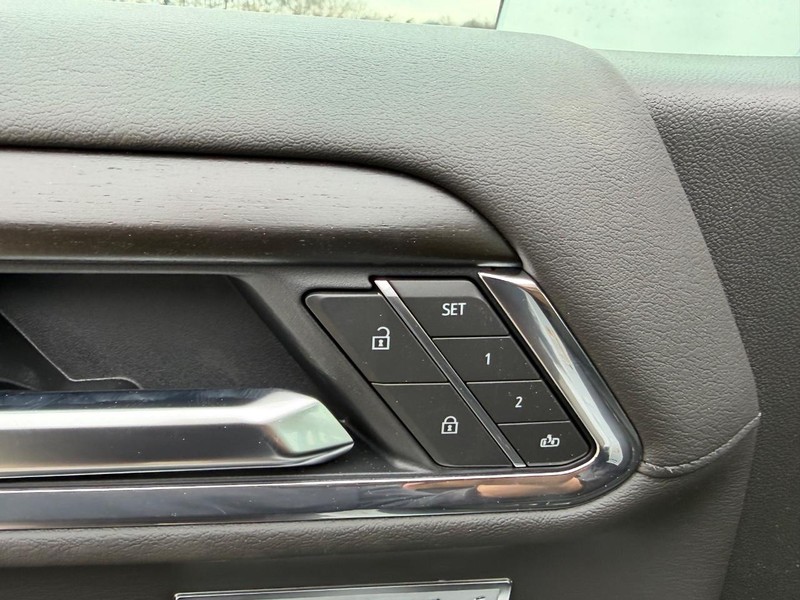 GMC Sierra 1500 Vehicle Full-screen Gallery Image 18