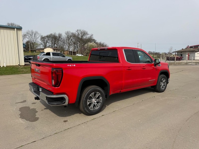GMC Sierra 1500 Vehicle Full-screen Gallery Image 3