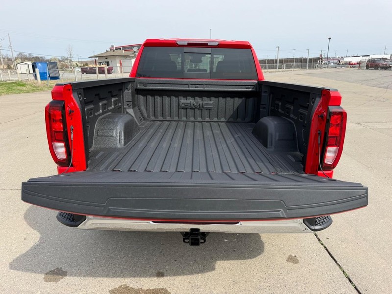 GMC Sierra 1500 Vehicle Full-screen Gallery Image 5