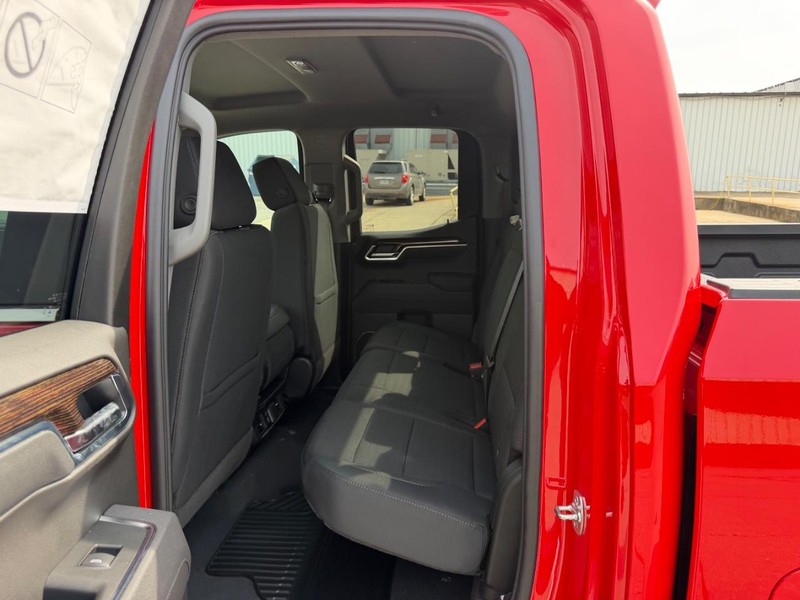 GMC Sierra 1500 Vehicle Full-screen Gallery Image 7