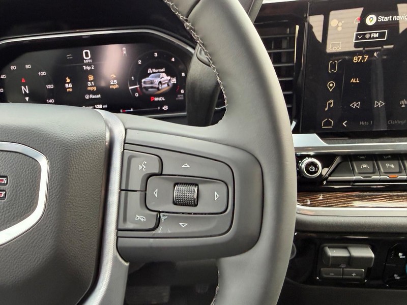 GMC Sierra 1500 Vehicle Full-screen Gallery Image 11