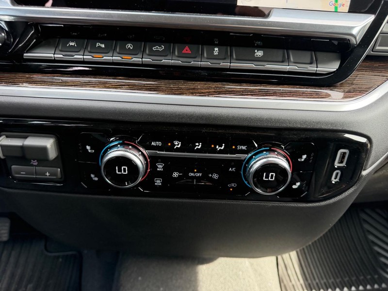 GMC Sierra 1500 Vehicle Full-screen Gallery Image 13