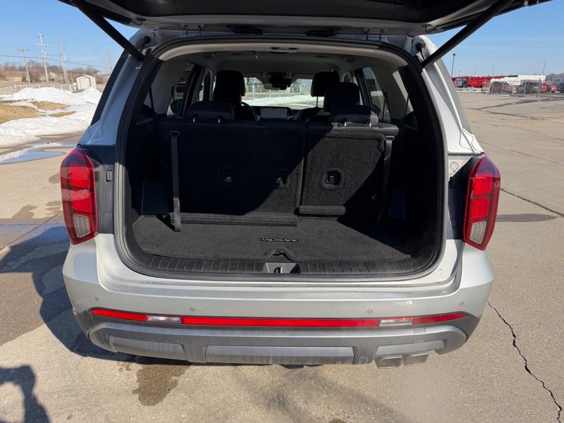 Hyundai Palisade Vehicle Full-screen Gallery Image 5