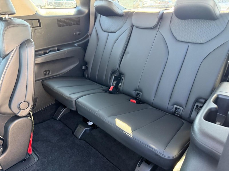 Hyundai Palisade Vehicle Full-screen Gallery Image 8